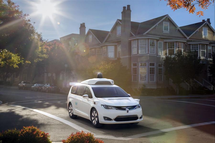  Chrysler Pacifica Hybrid Waymo Self-driving Vehicle 2017 года  (фото 4 из 5)